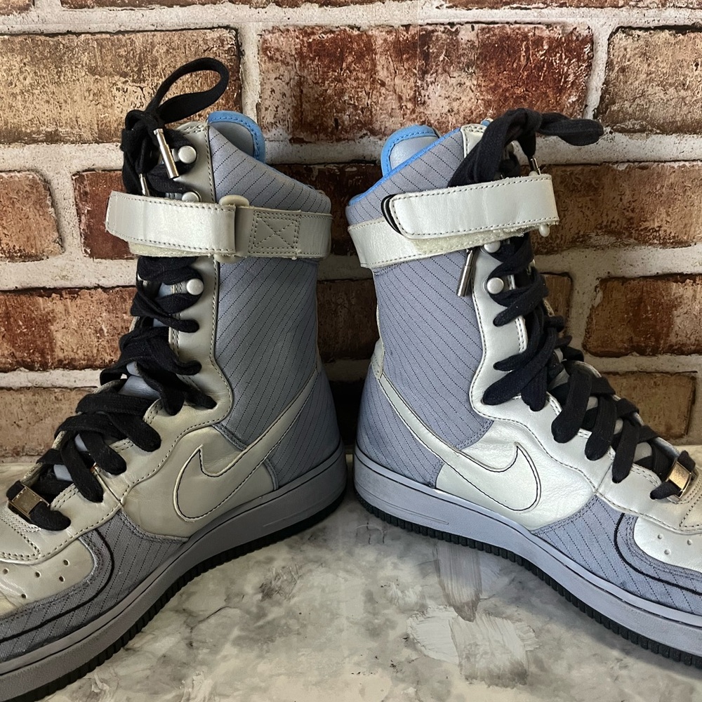 Nike - Picture 3 of 6